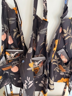 DELANTAL FLORES Y FRUTOS - comprar online
