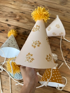 BONETE FLORCITAS AMARILLAS - comprar online