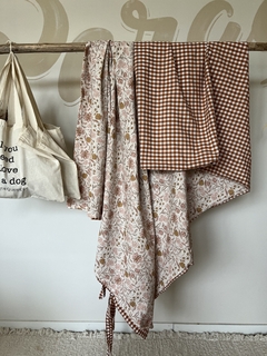 FUNDA ACOLCHADO _ flores ocre y rosa_ reversible