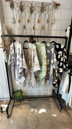 Ruana Nairobi en internet