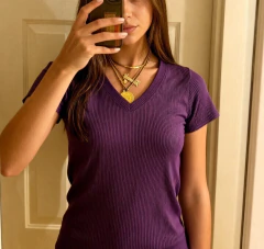 Remera básica cuello v - comprar online