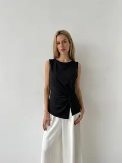 Musulosa Nudo Costado