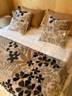 Pie de Cama King 70x220 Linea Selva Almendra