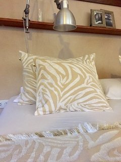Funda Almohadón 45x45 Linea Gold Opcion2 Cebra