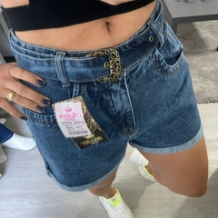 Short Jeans Melody Com cinto Lavagem Escura na internet