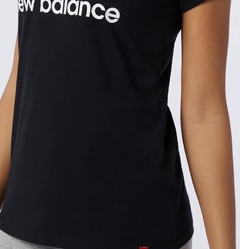 Camiseta New Balance Feminina Logo na internet