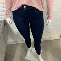 Calça Jeans Com cinta Interna Plus Size Olivia - Loja Online DoMeuJeito - calçados, roupas e acessórios para o seu look 