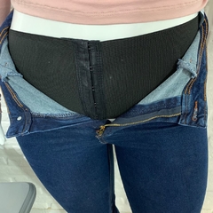 Calça Jeans Com cinta Interna Plus Size Olivia na internet