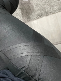 Calça Pétala Cirrê Recortes Preta - Loja Online DoMeuJeito - calçados, roupas e acessórios para o seu look 