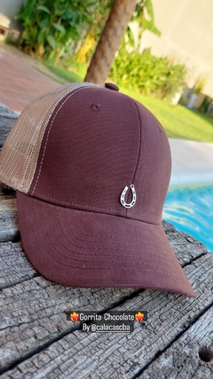 Gorrita HERRADURA - CHOCOLATE Red