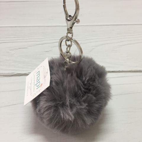 LLAVERO POMPÓN GRANDE GRIS