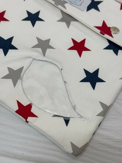 BOLSA ORGANIZADORA BLANCA CON ESTRELLAS ROJAS, AZULES Y GRISES en internet