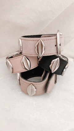 Brazalete bocas negro en internet