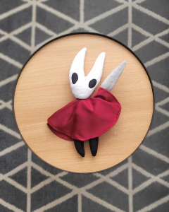 Pelúcia Hornet - Hollow Knight - comprar online