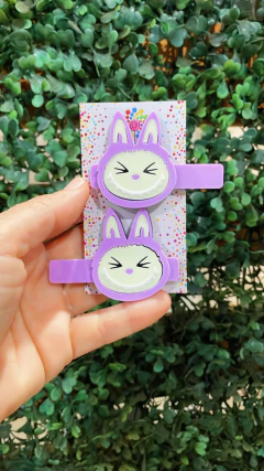 PAR PRESILHA LABUBU BY VIC na internet