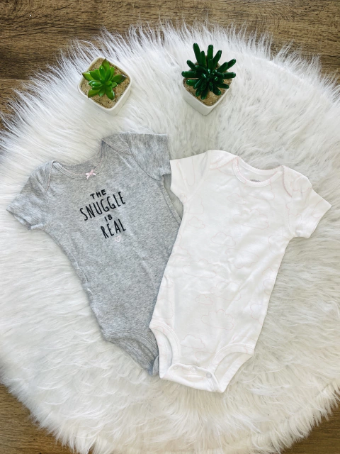 Kit 2 bodys Carters 9 meses