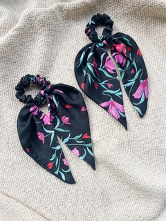Gomita con Lazo Azalea Negro