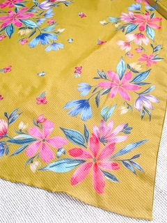 Maxi Pañuelo Florecer mostaza