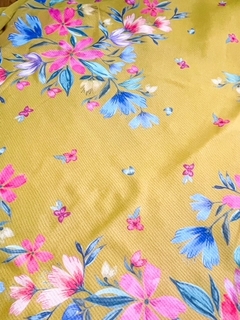 Maxi Pañuelo Florecer mostaza - comprar online