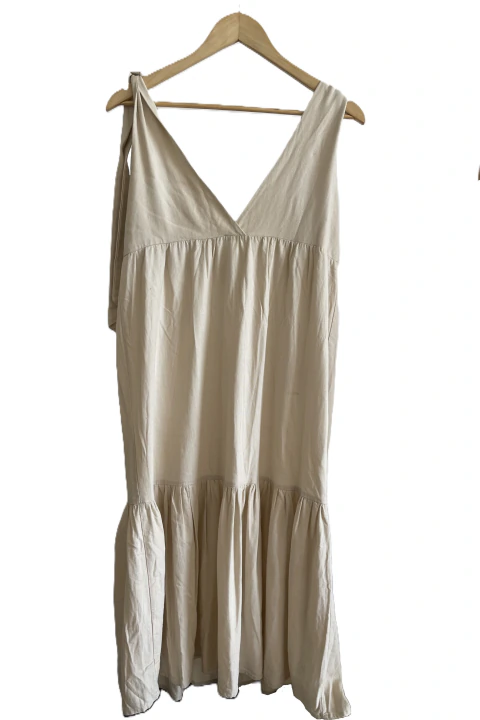 VESTIDO LARGO BEIGE CON VOLADOS