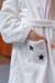 BATAS DE TOALLA CON BORDADO Diseños Estrellas Del Set - tienda online