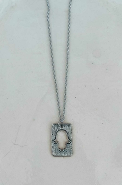 Collar Hamsa cuadrado