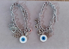 Pulsera Ojito Dijes en internet