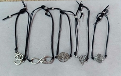 Pulsera Hilo Con Dije en internet