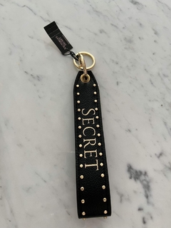 llavero victoria secret con tachas - comprar online