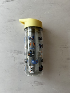 Botella con bombilla play