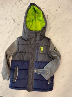 campera polo talle 5/6 con capucha