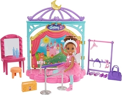Barbie Club Chelsea - Juego de muñecas y ballet, morena de 6 pulgadas, con etapa transformadora, accesorios que incluyen barra de ballet, moda y acces