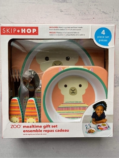 set de platos cubierto skip hop modelo llama