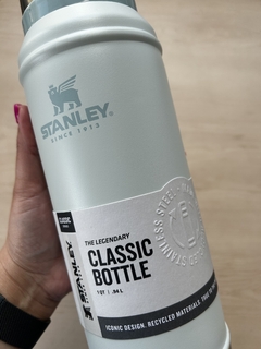 Termo stanley celeste en internet