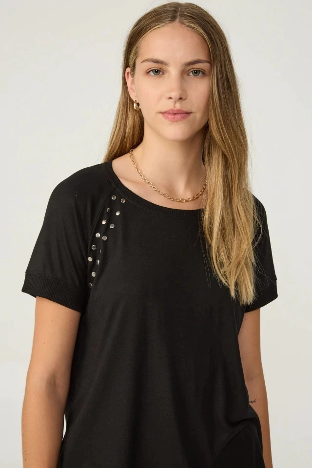 REMERA SIMONA // COLOR NEGRO