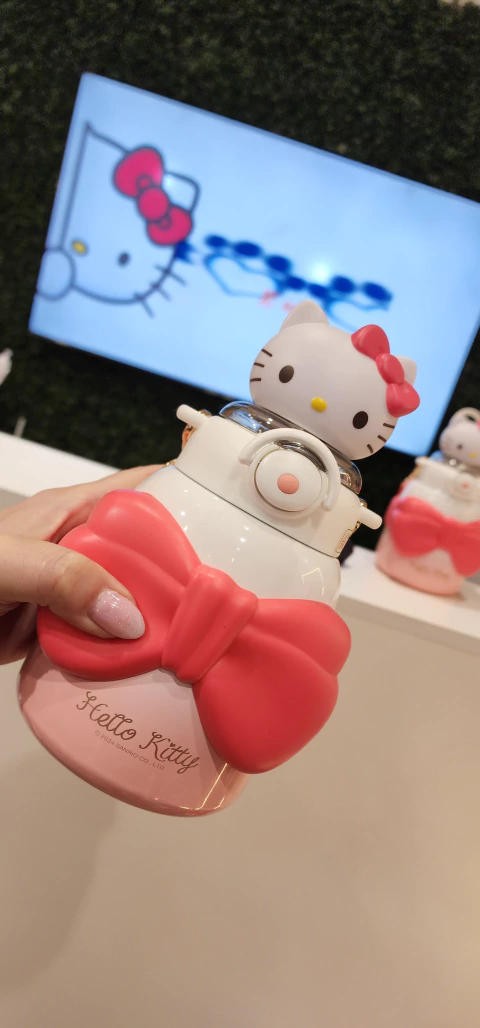 Botella Termica Sanrio Kitty Kuromi en internet