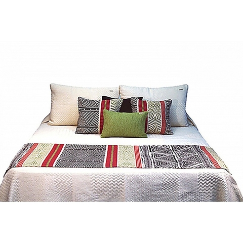 · Pie de cama Akina ·