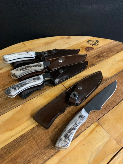 Cuchillo con mango de cuerno de ciervo - comprar online