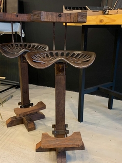 Banqueta rustica con asiento de tractor. - comprar online