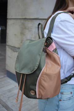 MOCHILA PLUMA