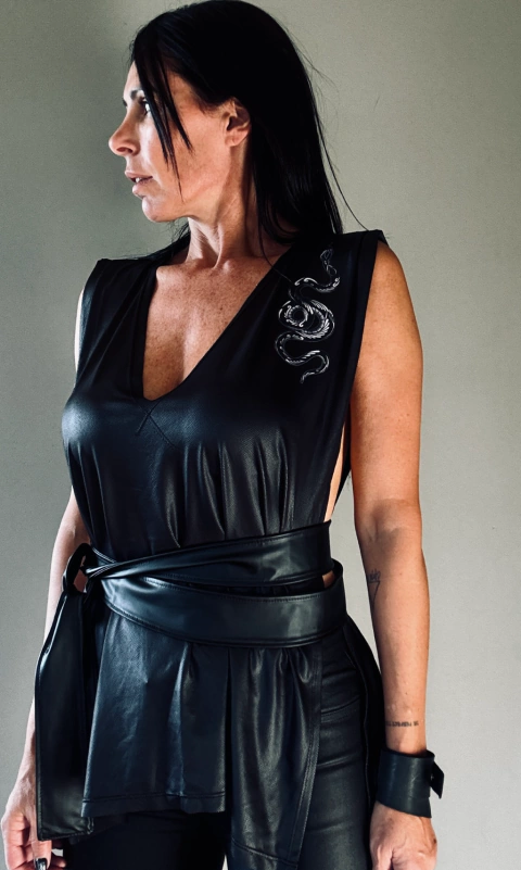 REMERA HAKAMA - CUSTOM - comprar online