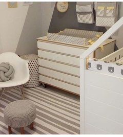 Imagem do Tapete Quarto Infantil Listrado Bege