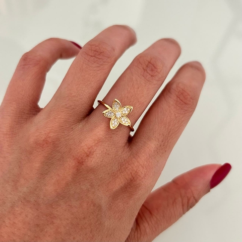 Anel Flor Pétalas Cravejadas - Aro 20 (Cód. 10023)