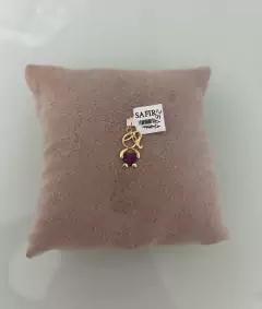 Pingente Menina Zirc.Vermelha (Cód. 7792)