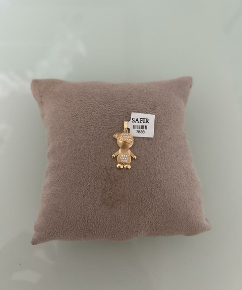 Pingente Menino Zirc. (Cód. 7838)