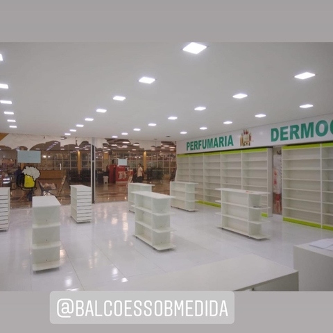 Móveis para Farmácia sob medida - comprar online