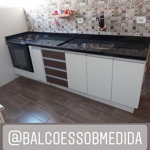 Gabinete sob medida Mdf
