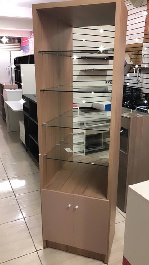 Armário cristaleira c/ espelho e prateleira de vidro c/ portas cód.trth
