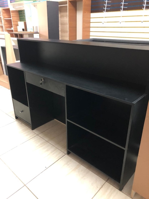 Balcão luxo caixa com recuo MDF preto cód. M01E1