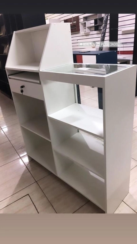 Balcão caixa recuo com vitrine MDF branco cód.660